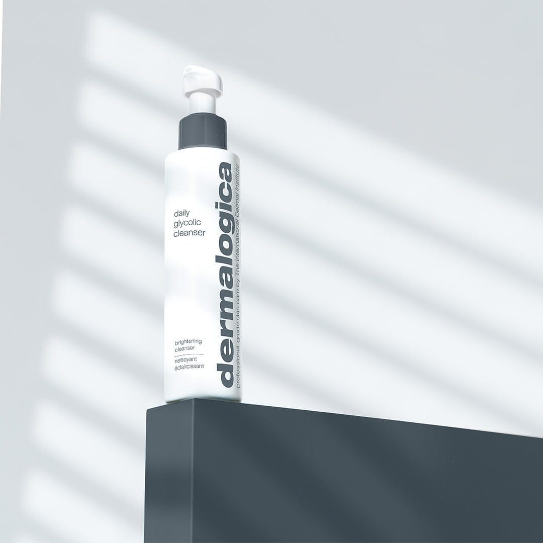 Daily Glycolic Cleanser Limpiador facial para piel apagada Mejora la textura de la piel, aporta luminosidad.